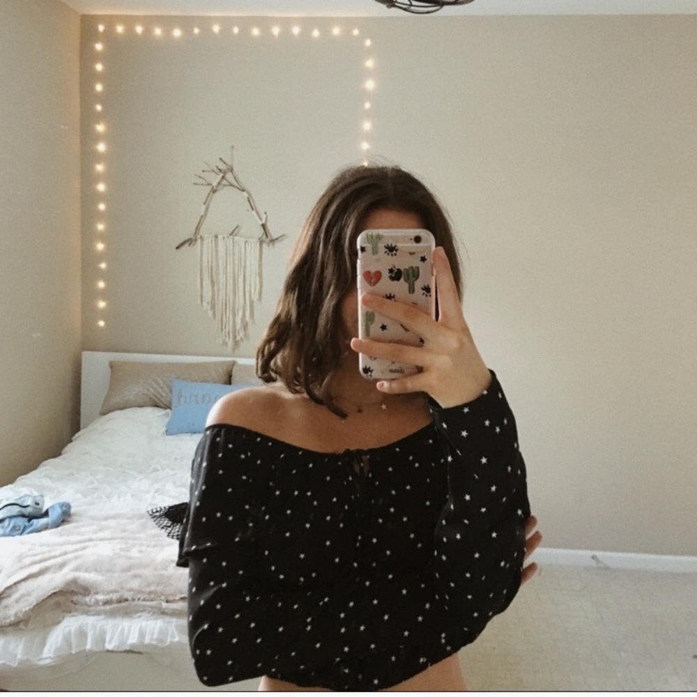 ⭐️Off the Shoulder Star Blouse